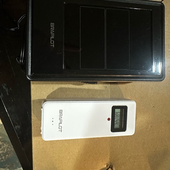 Braplot Weather Station with Remote Sensor - Picture 3 of 6